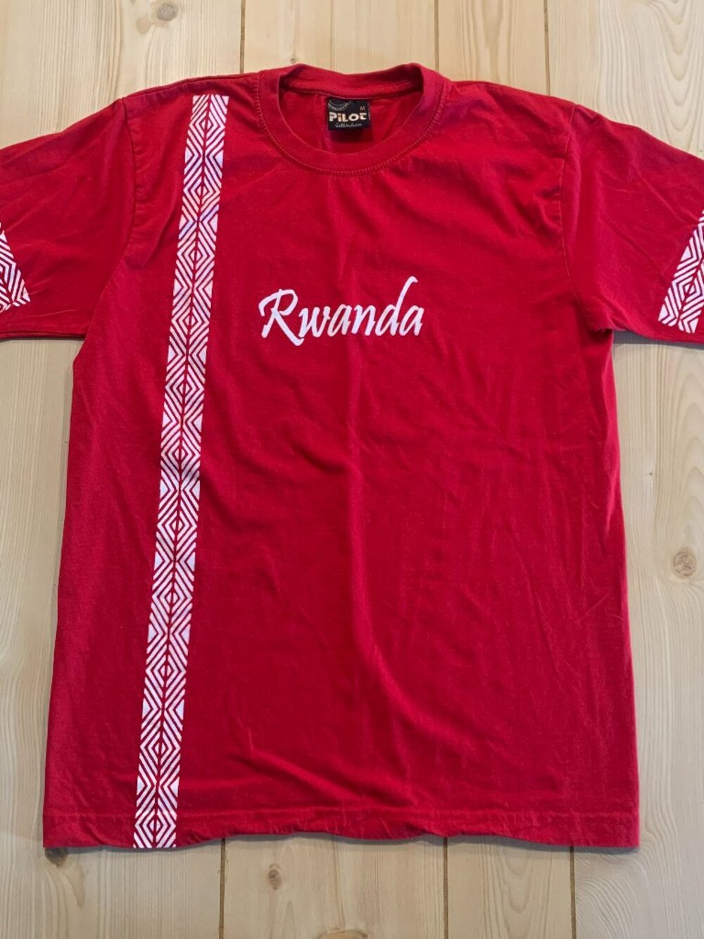 Vintage Y2K Pilot Gold Exclusive Rwanda Africa Souvenir Tourist T-Shirt Size M